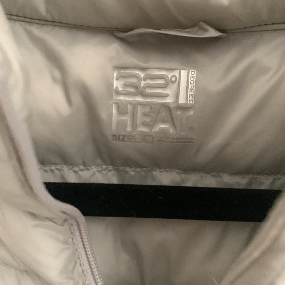 Grey down vest - Picture 3 of 4